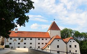 Gästehaus Mälzerei Auf Schloss Neuburg Am